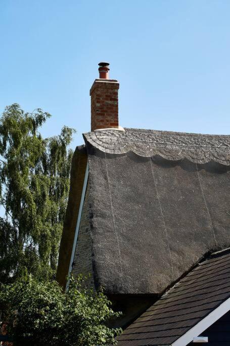 Dusk At The Sun Inn Felmersham Sharnbrook Exterior photo